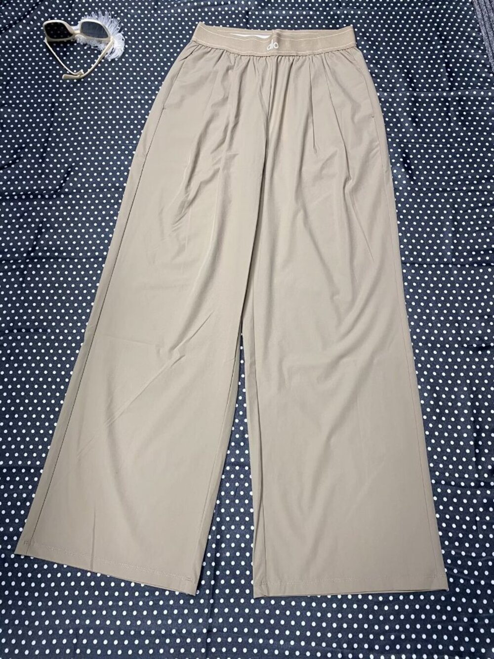 ALO Yoga Suit Up Trouser🍷GravelWide Leg Pants-Regular 30”🍒Chic|Everyday Wear - Picture 2 of 9